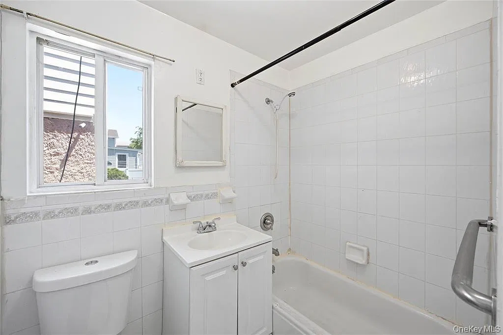 2 bed, 1840 sqft, $2,997 — Photo 1