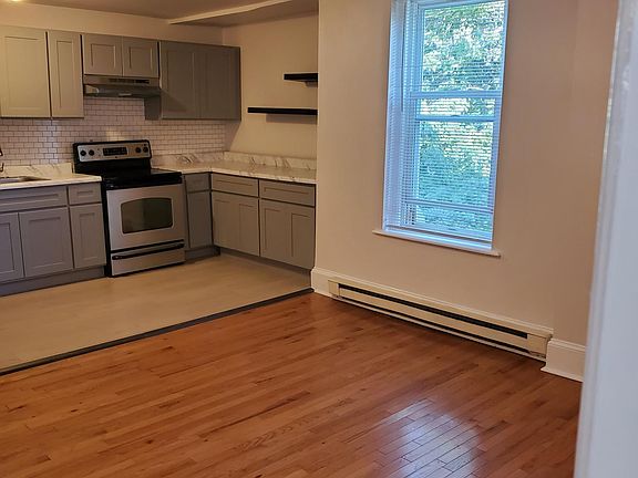 3rd image of 5326 Wakefield St Floor 2