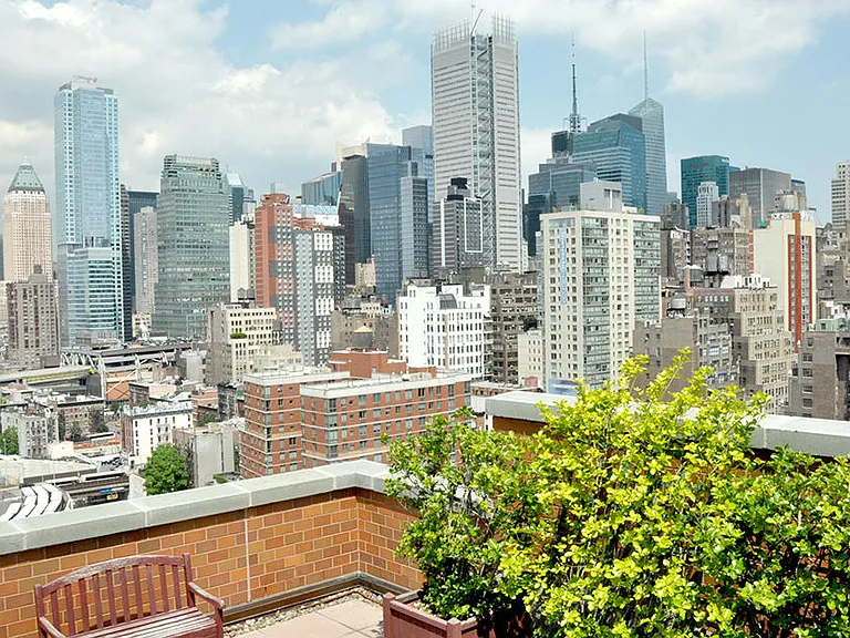 444 W 35th St #6C — Photo 5