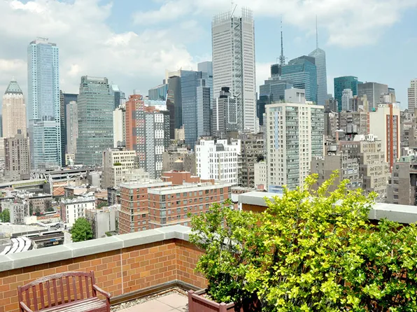 444 West 35th Street image 4 of 12