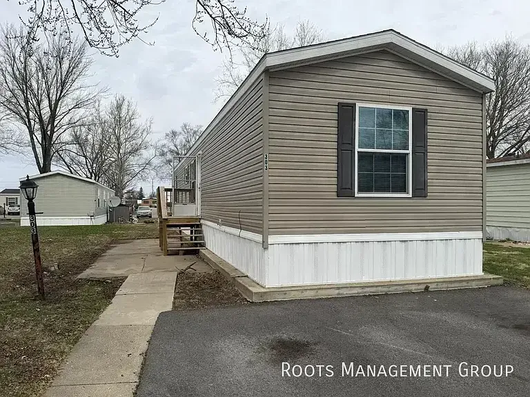 303 Carriage Lane Est #303 — Photo 2