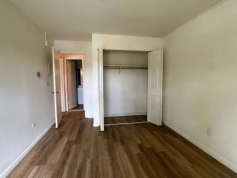 University Park Apartments near Cornell University — Photo 628