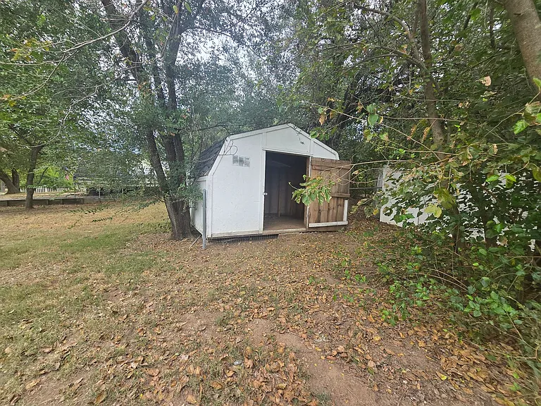 920 W Farrall St — Photo 11