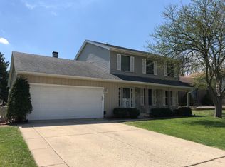 989 Confederation Dr, Bartlett, IL 60103