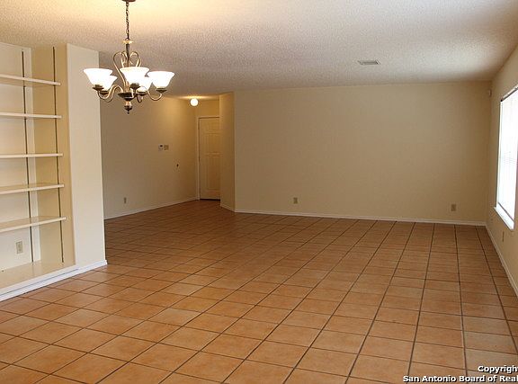 3rd image of 13222 Regency Way