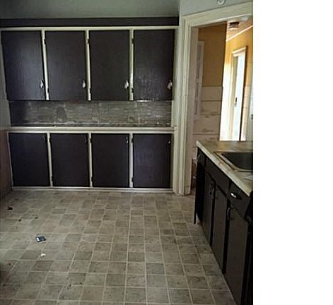 3rd image of 65 Pomona Pl