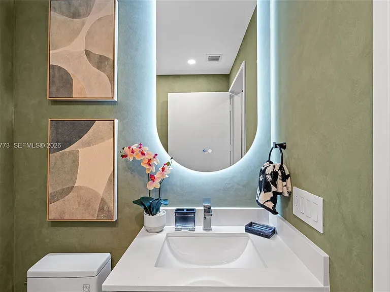 700 NE 24th St #5206 — Photo 20