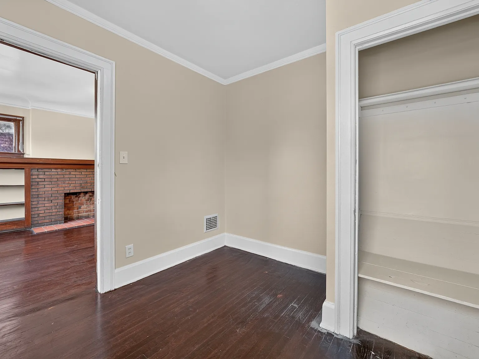 3 bed, 800 sqft, $900 — Photo 4