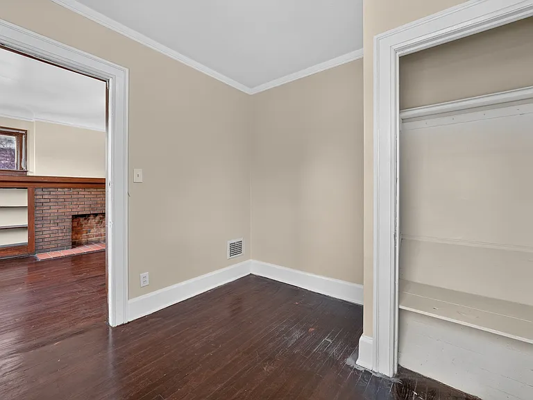 2647 Lothrop Ave — Photo 4