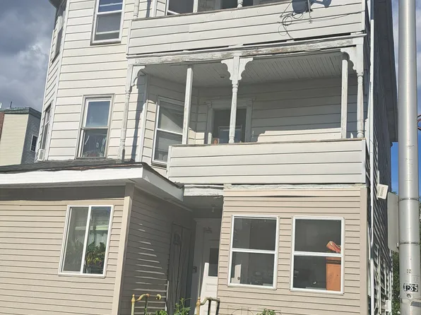 4 Plum St #3, Worcester, MA 01604
