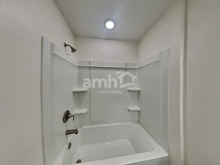 1099 Sky Lakes Dr — Photo 26