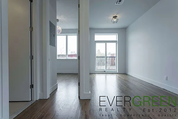 Rented by Evergreen Apartments BK | media 22