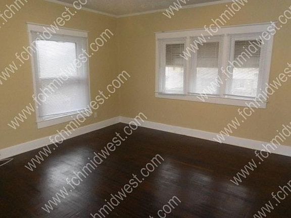 5th image of 3237 Central Ave #B