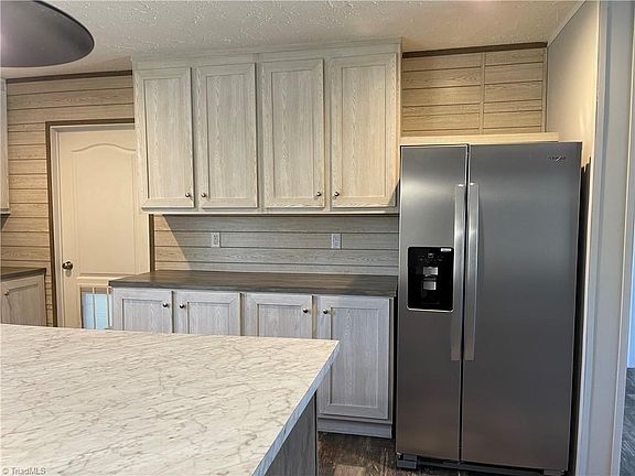 5th image of 159 N Eagle Ln