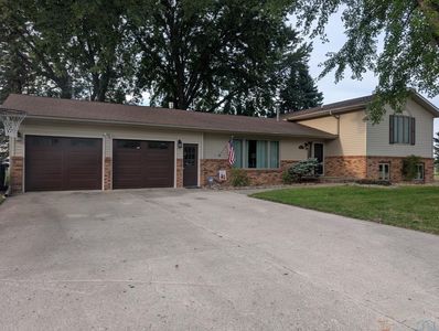 1531 Sunrise Ct, Sheldon, IA, 51201