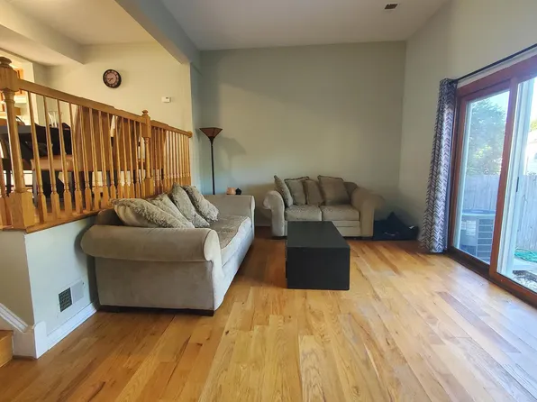 1989 Mayflower Dr, Woodbridge, VA 22192