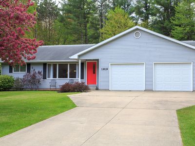 1919 N Greenmeadow Ct, Sanford, MI, 48657