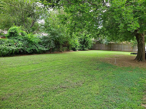 5th image of 412 S Fox Dr