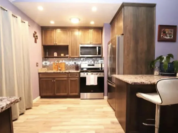 6903 Ethan Allen Way, Louisville, KY 40272