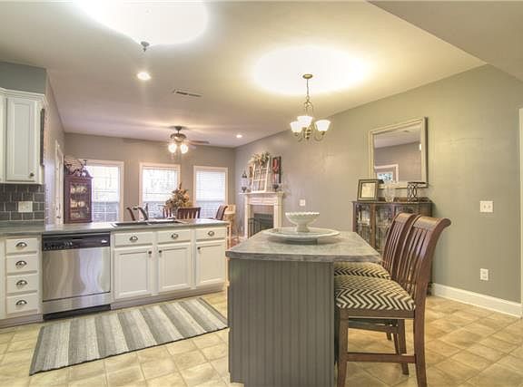 4th image of 4727 Scottish Dr