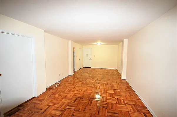 Rented by Re/Max In The City | media 17