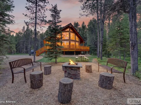 4463 Boulders St, Island Park, ID 83429