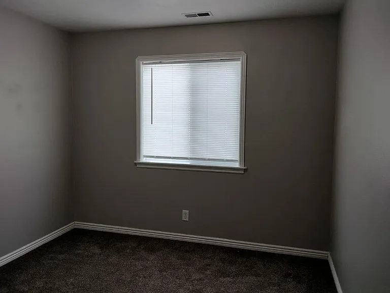 215 W Center St #11 — Photo 14