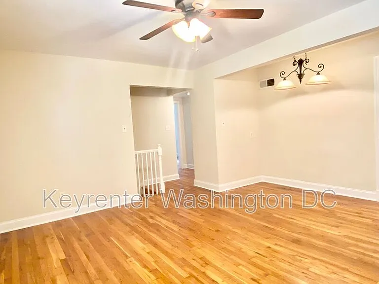 4615 Central Ave NE #B — Photo 9