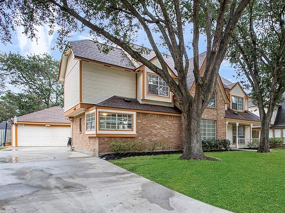 3rd image of 22718 Royal Arms Ct