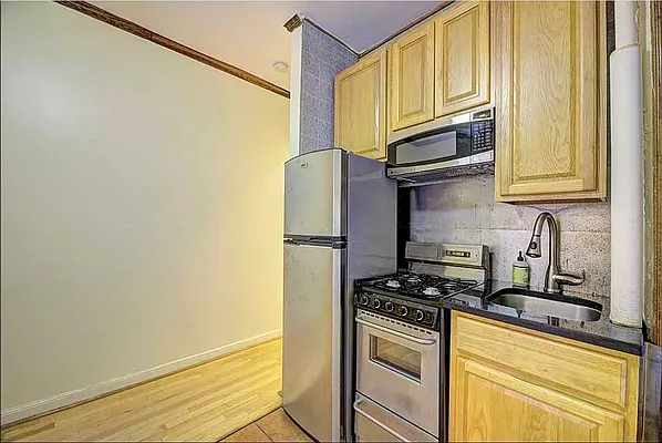 Rented by Bond New York | media 9