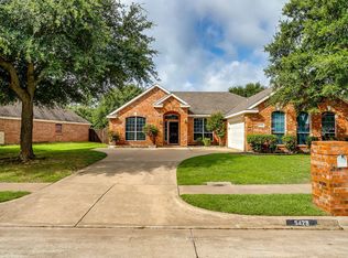 5429 Old Blush Dr, Midlothian, TX 76065