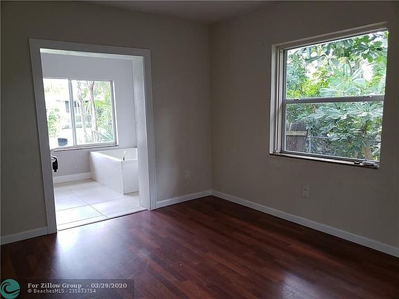 5th image of 1625 SW 28th Way