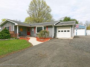 389 Chesterfield Jacobstown Rd, Wrightstown, NJ 08562