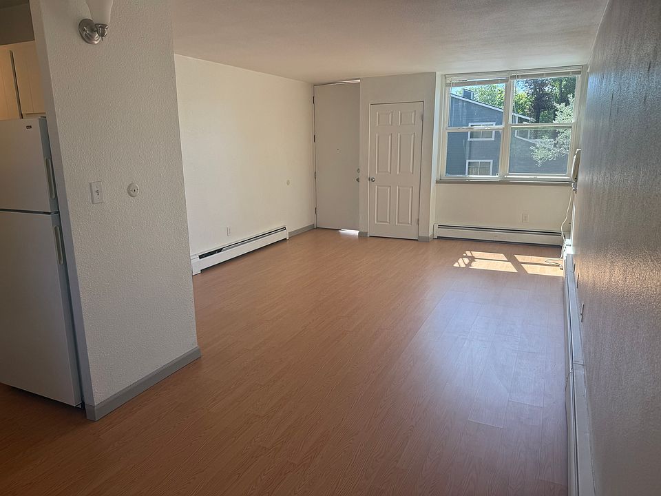 1st image of 2990 Glenwood Dr #5