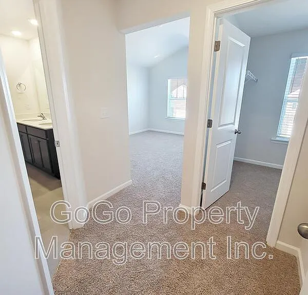 1355 Wunder Way — Photo 5