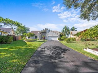 11180 SW 1st St, Coral Springs, FL 33071