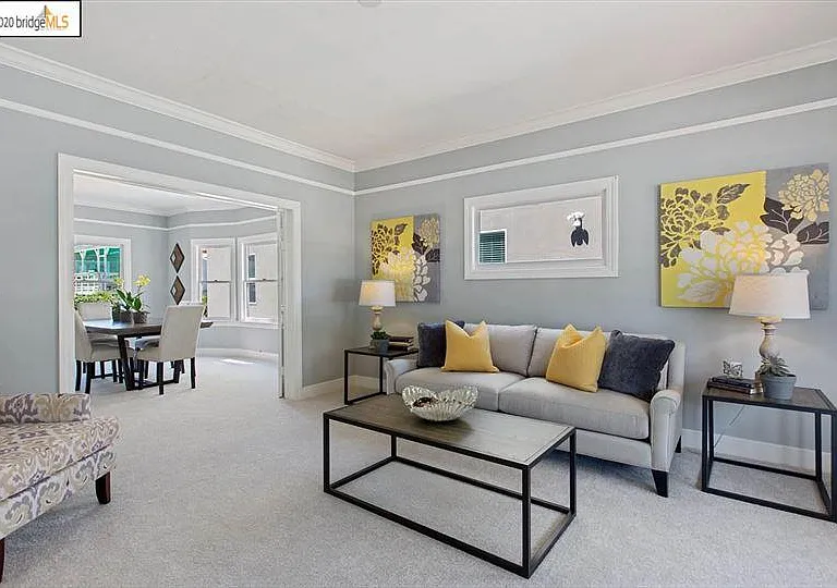 Living room - can be converted into bedroom