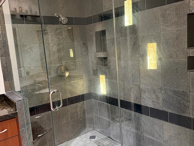 114 E Calle Zavala — Photo 24