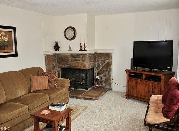 2nd image of 1801 Higby Dr #B