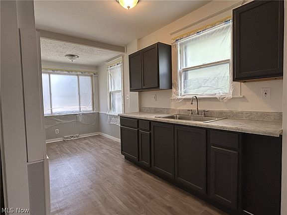 4th image of 495 Delmar Ave