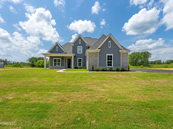 701 Fogg Rd N, Nesbit, MS 38651