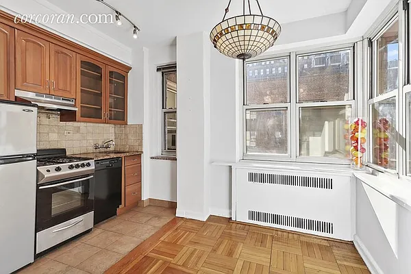 Sold by Corcoran | media 19
