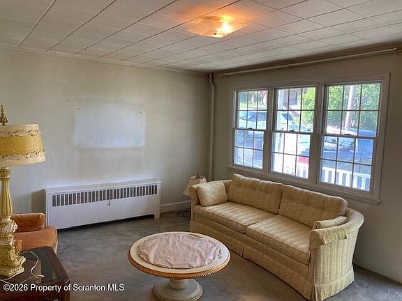3rd image of 923 Pancoast St
