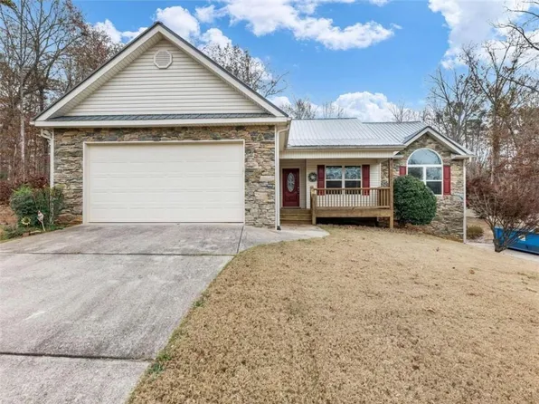577 Applewood Ct, Clarkesville, GA 30523