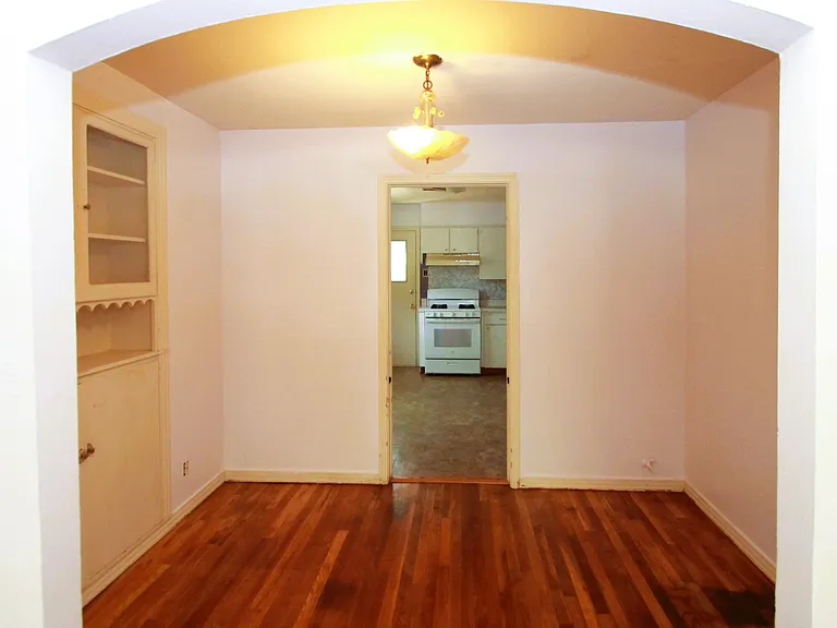 808 Emery St — Photo 5