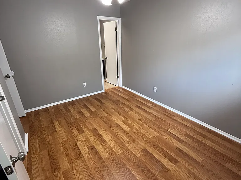 5721 Bowling Dr — Photo 6