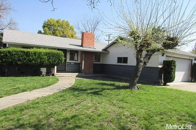 2232 Fraser Ave photo 1