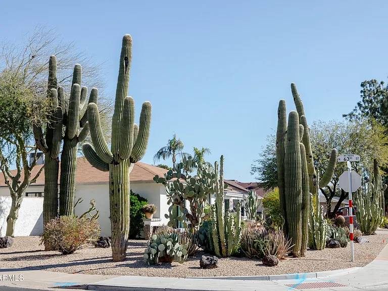 6302 E Winchcomb Dr — Photo 3