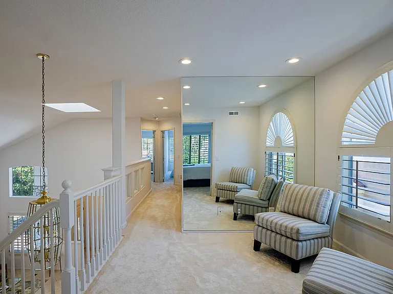 1651 Fox Springs Cir — Photo 10