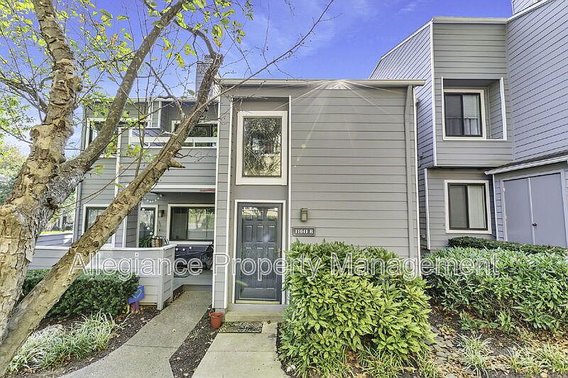 1st image of 11041 Villaridge Ct #B